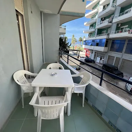 Vivi La Tua Vacanza Con L'Appartamento 2 Di Ervin! Enjoy Your Holiday With Ervin'S Apartment 2! Vlore Exterior photo